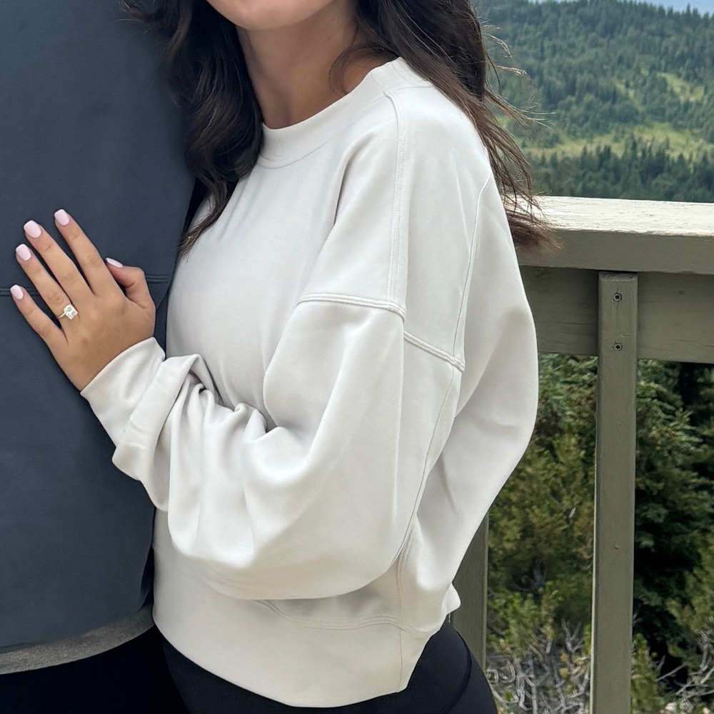 Lululemon Athletica Cream Sweatshirt